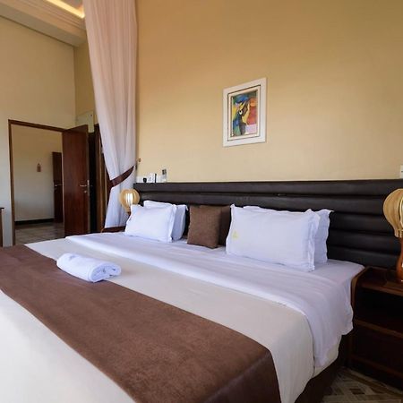 Hoima Buffalo Hotel & Business Hub Ltd Екстериор снимка