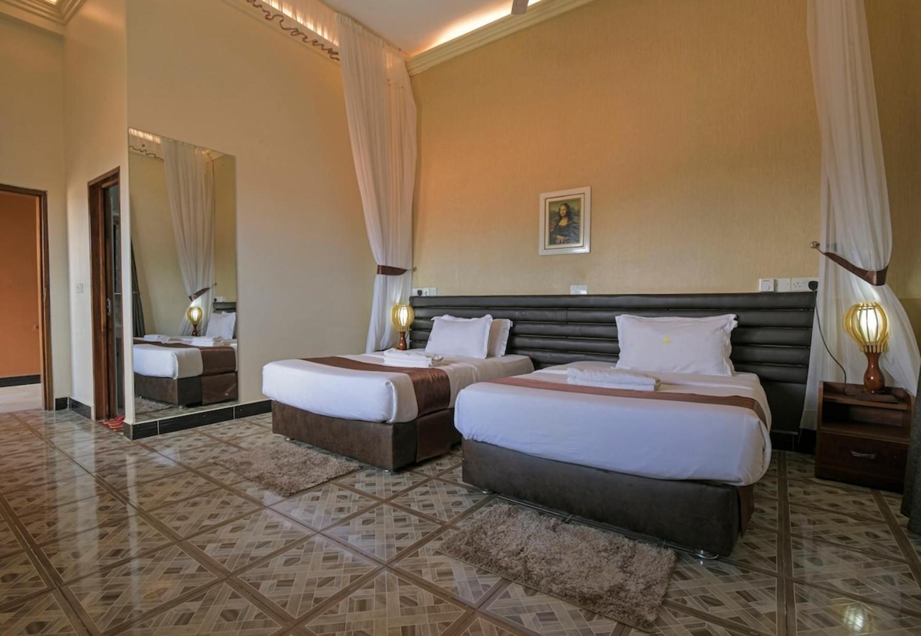 Hoima Buffalo Hotel & Business Hub Ltd Екстериор снимка