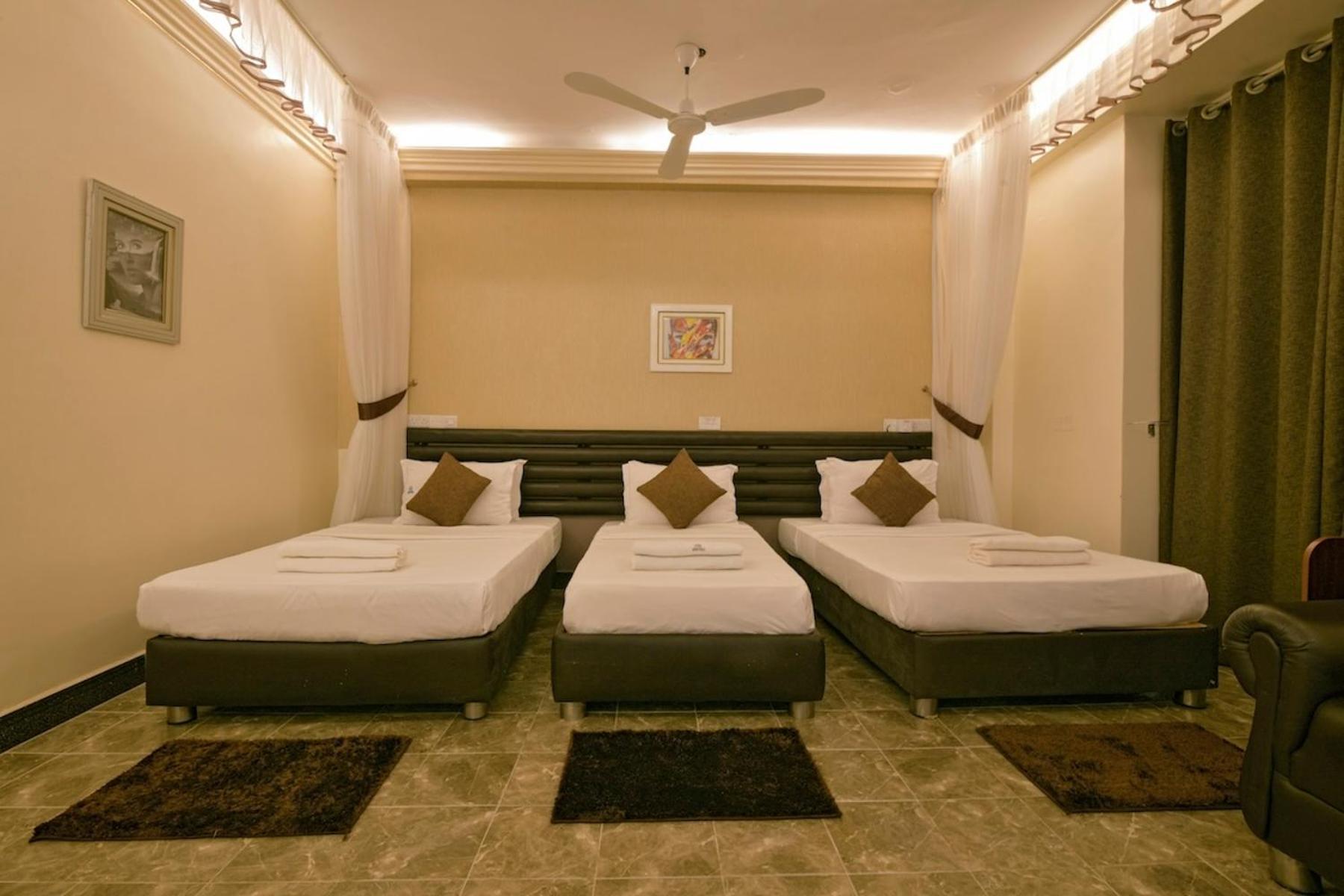 Hoima Buffalo Hotel & Business Hub Ltd Екстериор снимка
