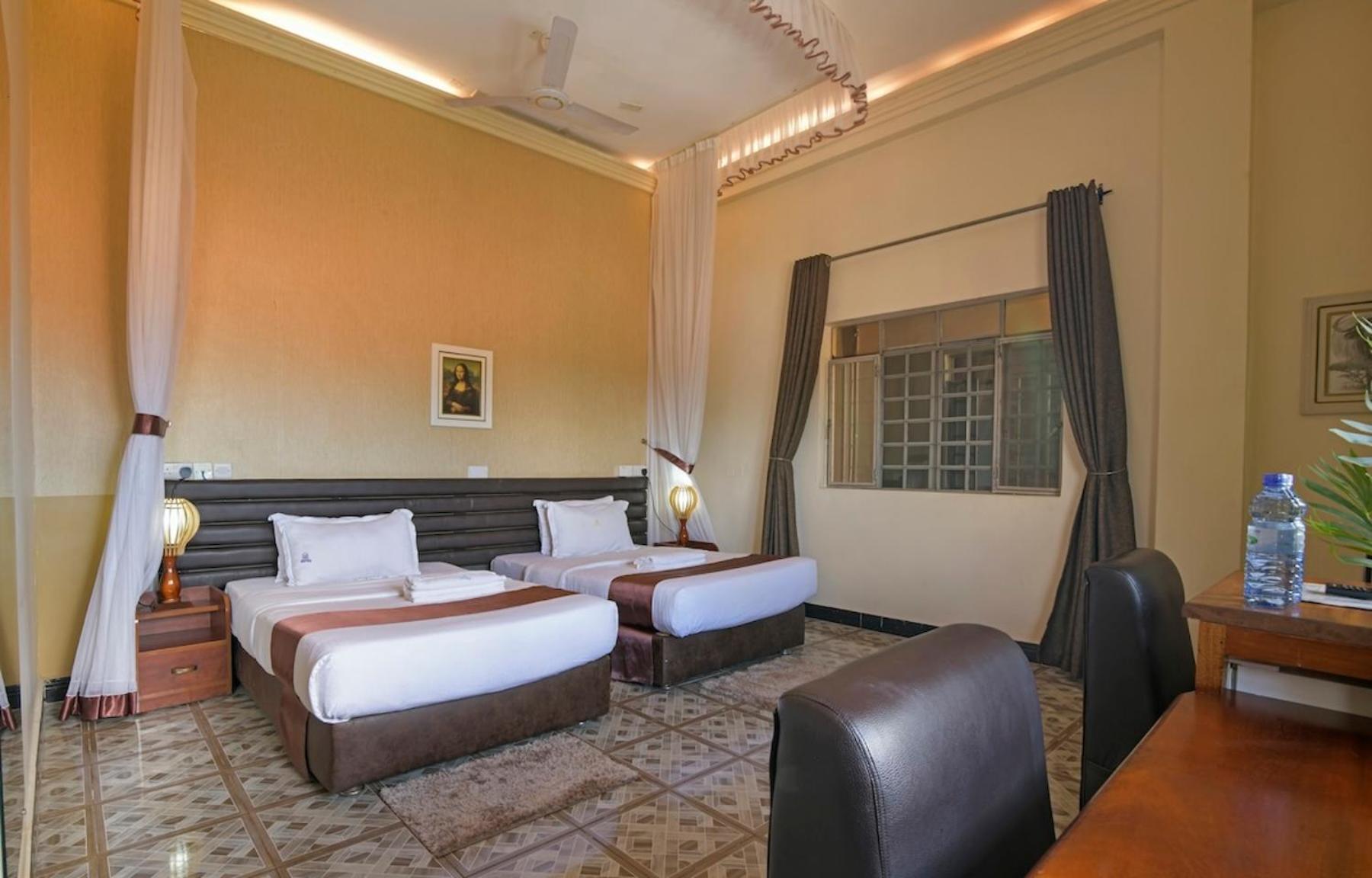 Hoima Buffalo Hotel & Business Hub Ltd Екстериор снимка