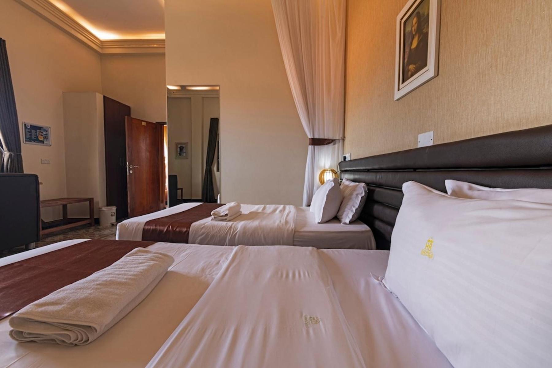 Hoima Buffalo Hotel & Business Hub Ltd Екстериор снимка