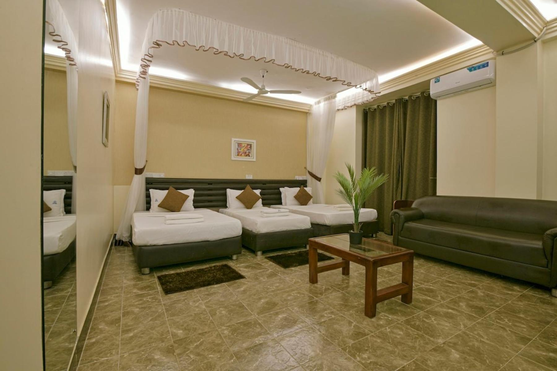Hoima Buffalo Hotel & Business Hub Ltd Екстериор снимка