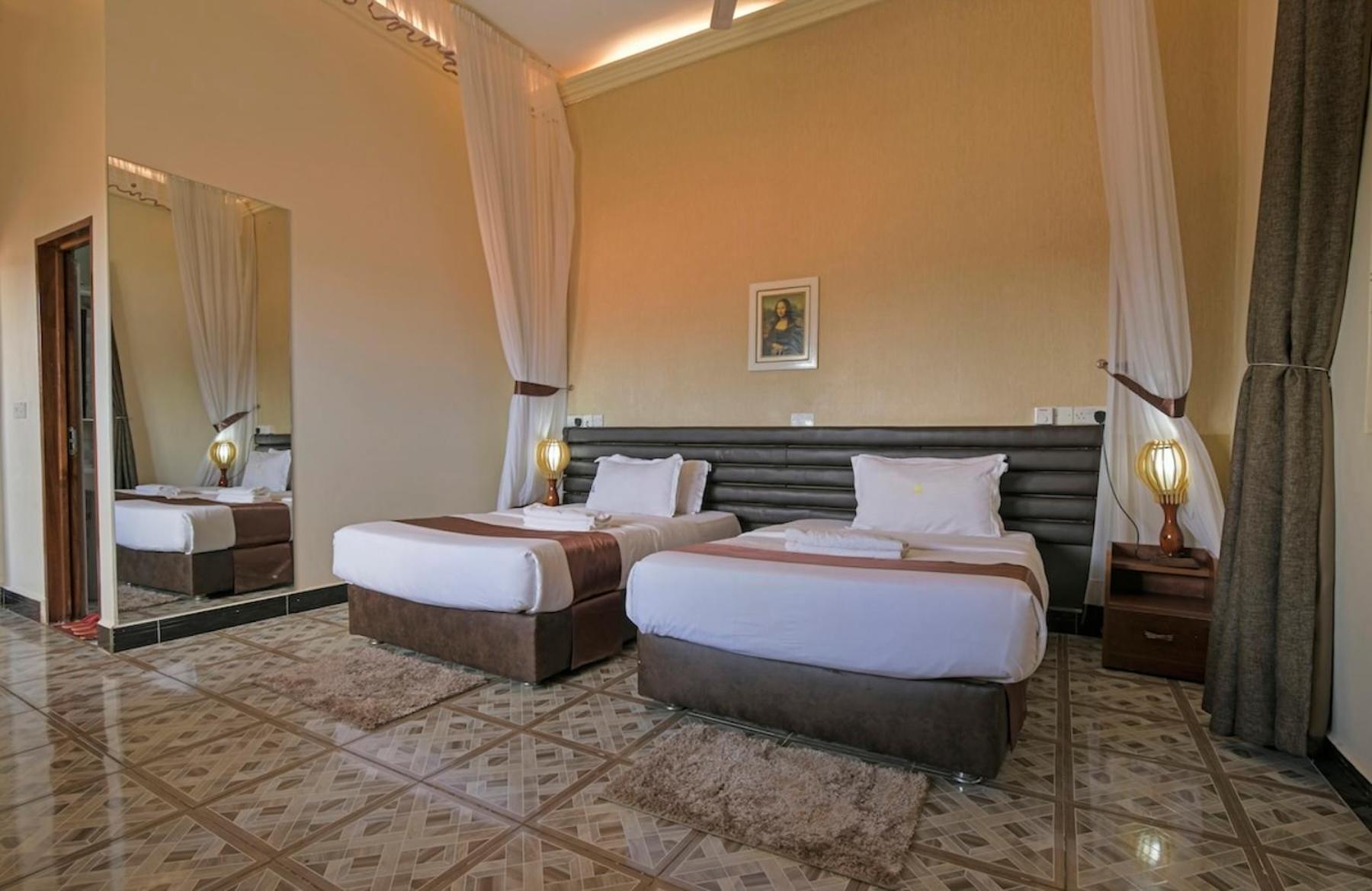 Hoima Buffalo Hotel & Business Hub Ltd Екстериор снимка