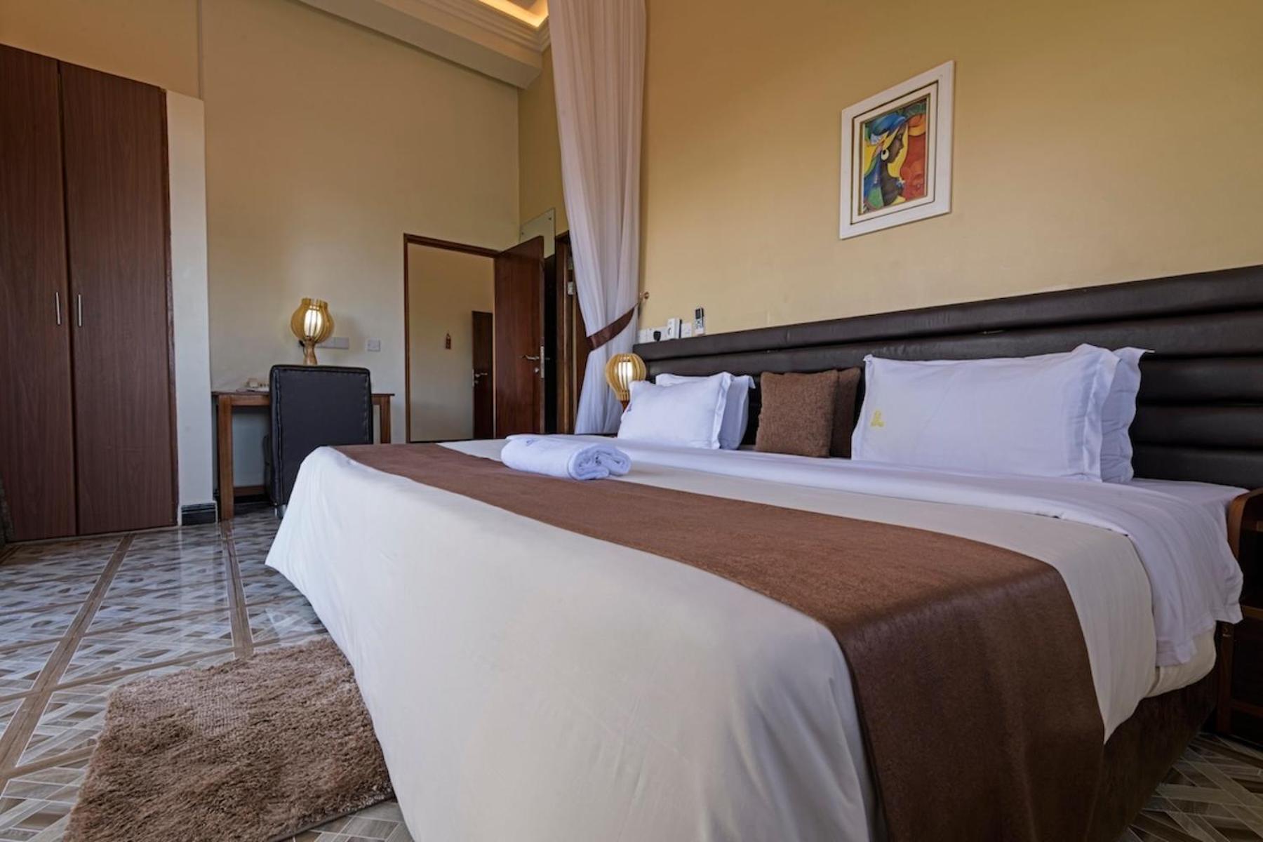 Hoima Buffalo Hotel & Business Hub Ltd Екстериор снимка