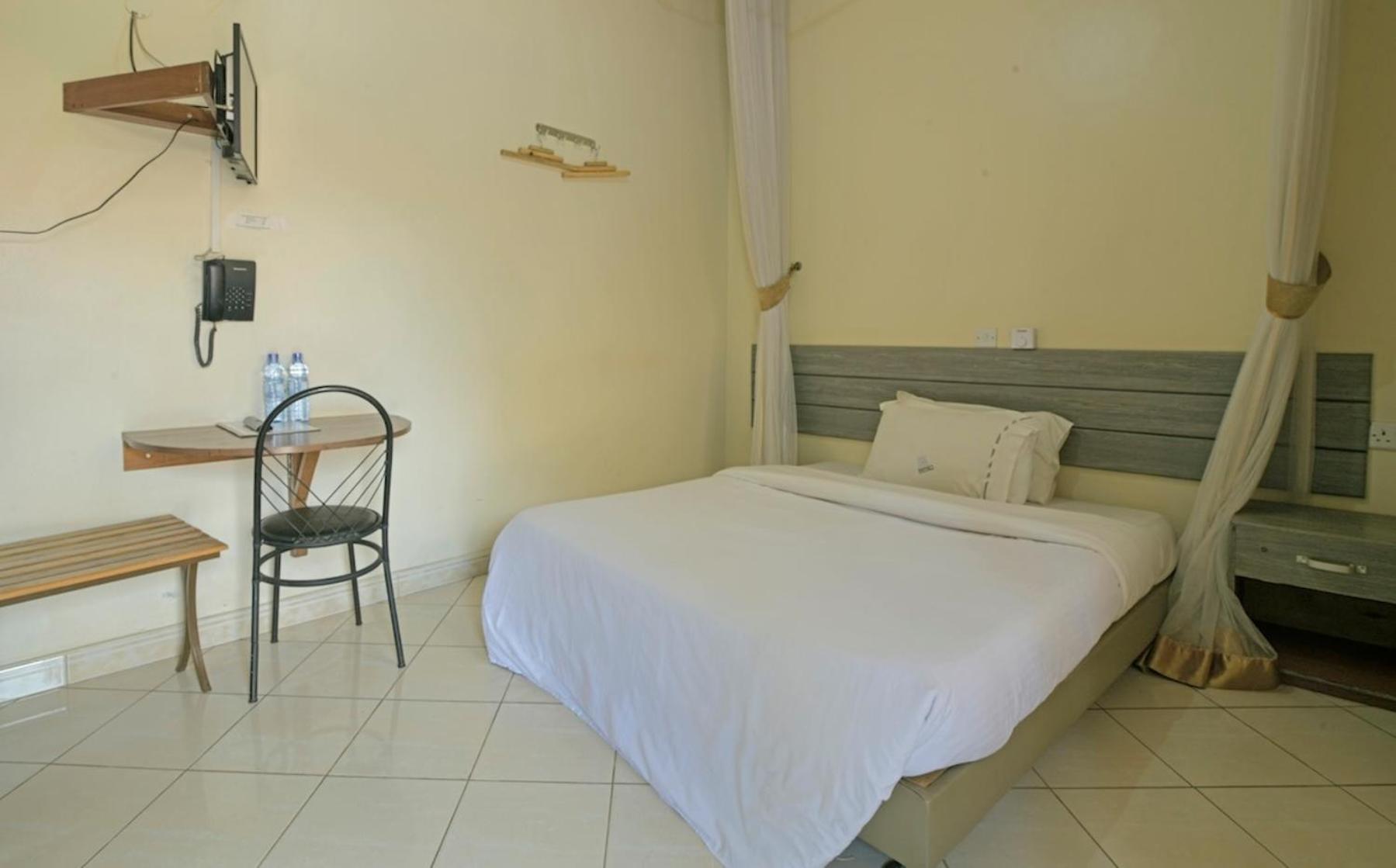 Hoima Buffalo Hotel & Business Hub Ltd Екстериор снимка