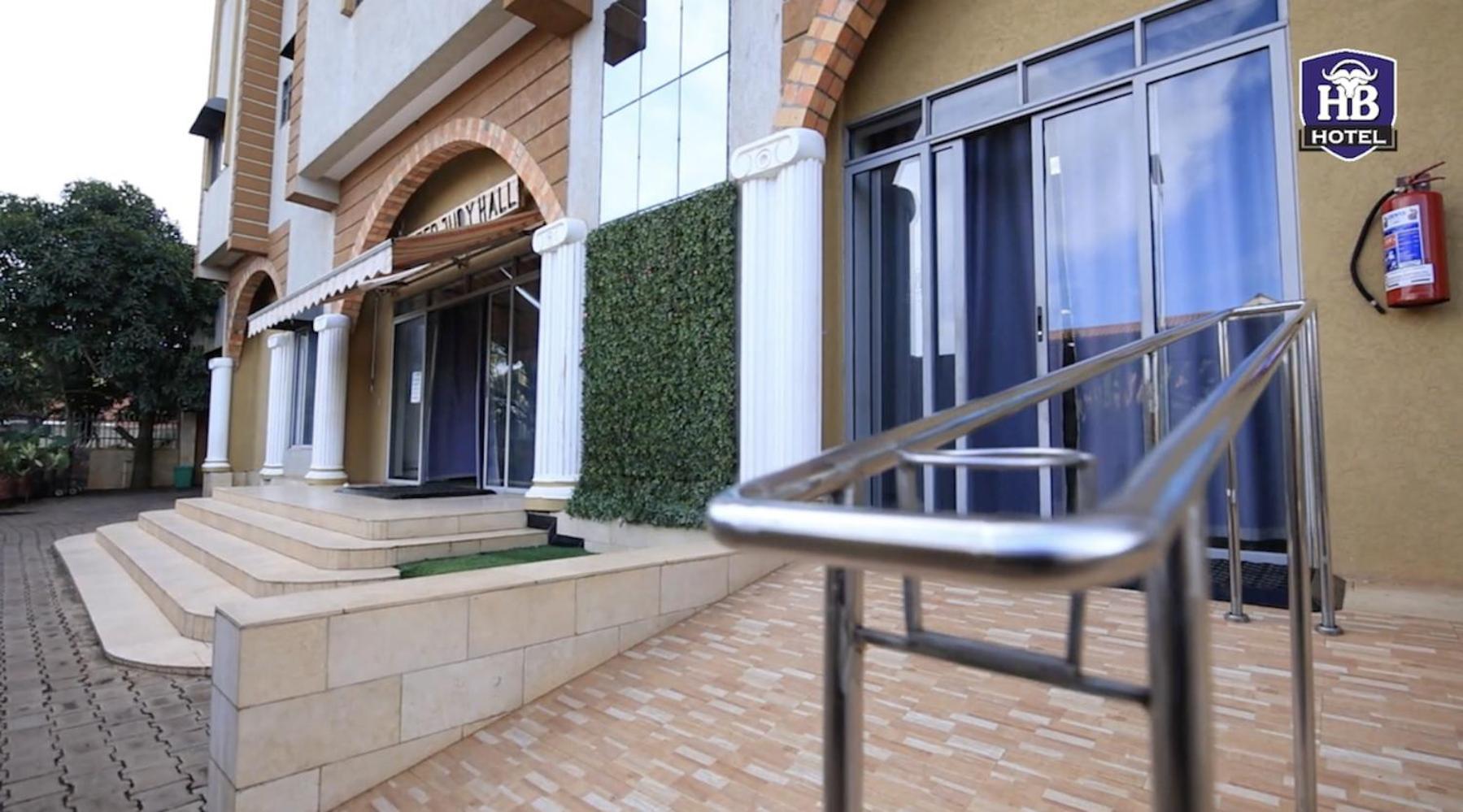Hoima Buffalo Hotel & Business Hub Ltd Екстериор снимка