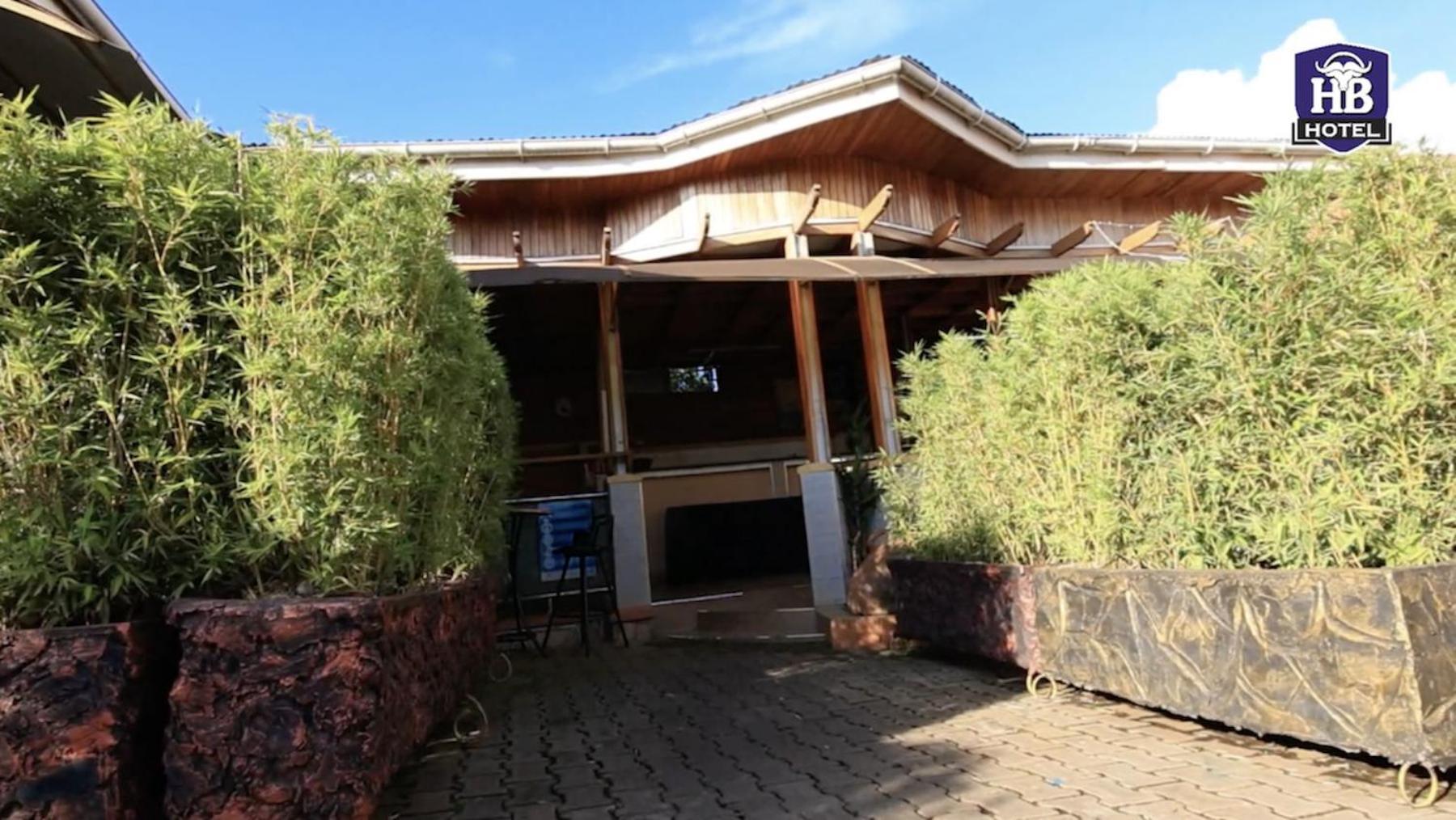 Hoima Buffalo Hotel & Business Hub Ltd Екстериор снимка