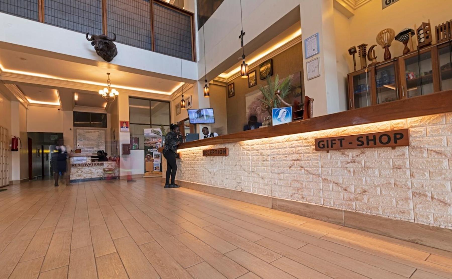 Hoima Buffalo Hotel & Business Hub Ltd Екстериор снимка