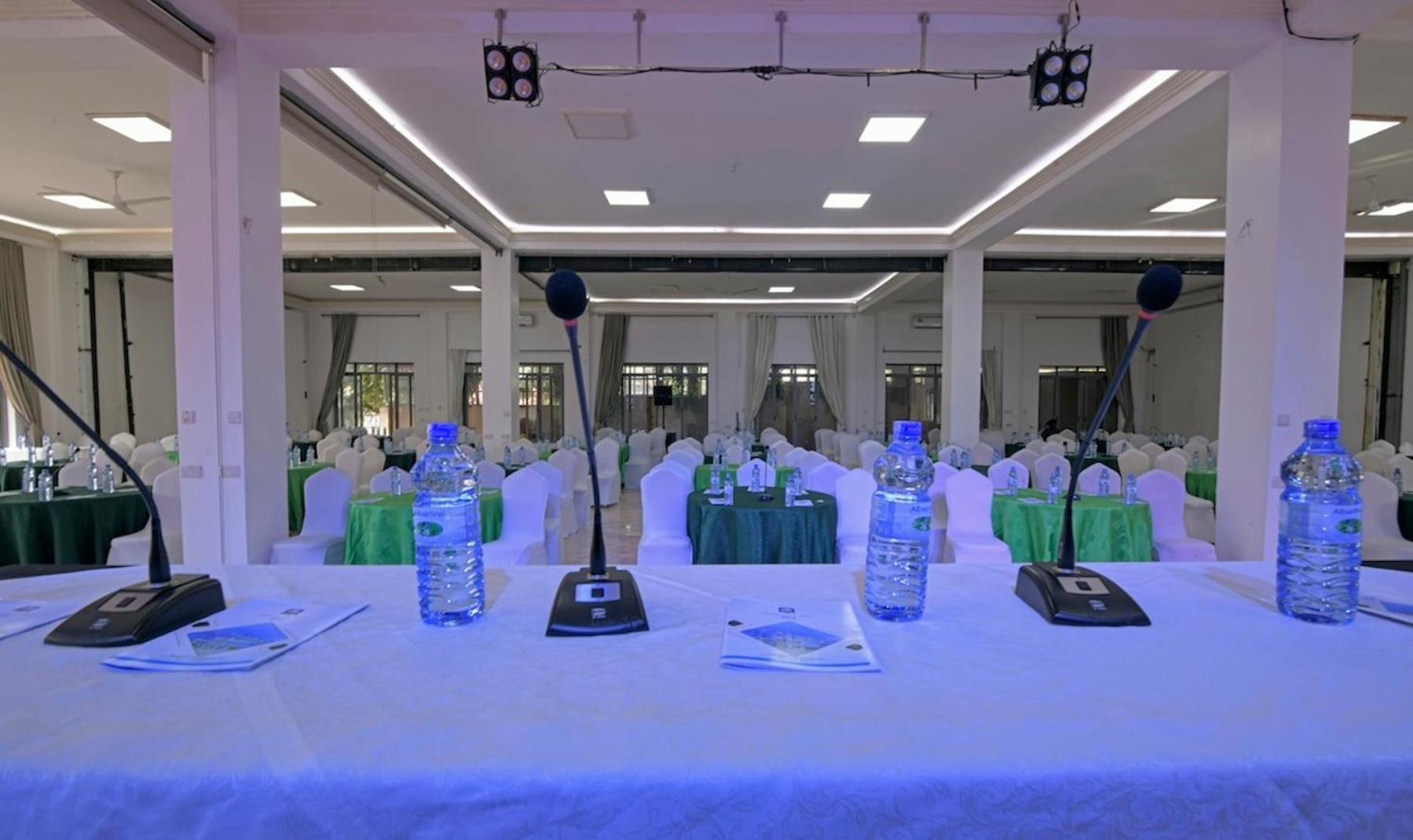 Hoima Buffalo Hotel & Business Hub Ltd Екстериор снимка