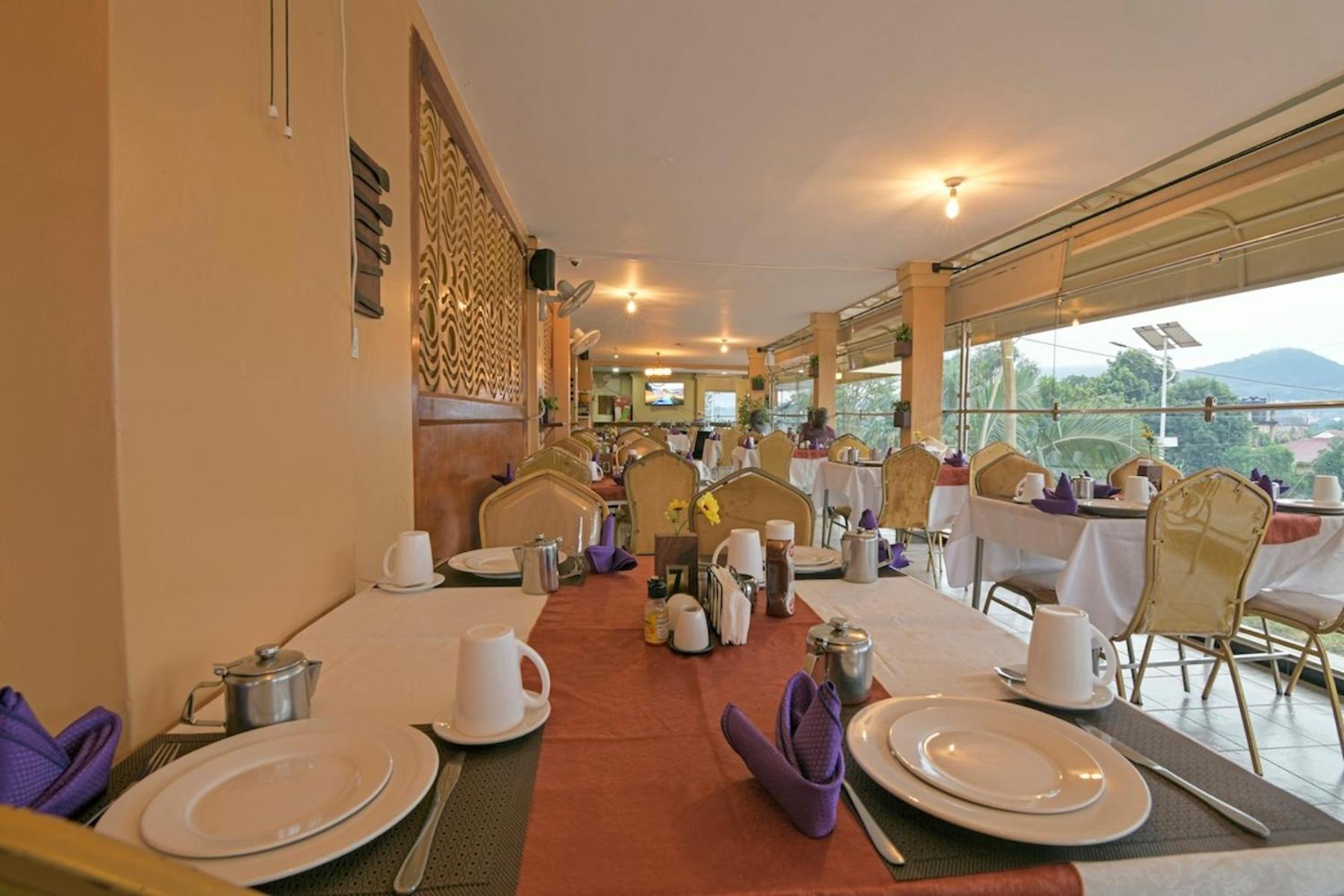 Hoima Buffalo Hotel & Business Hub Ltd Екстериор снимка