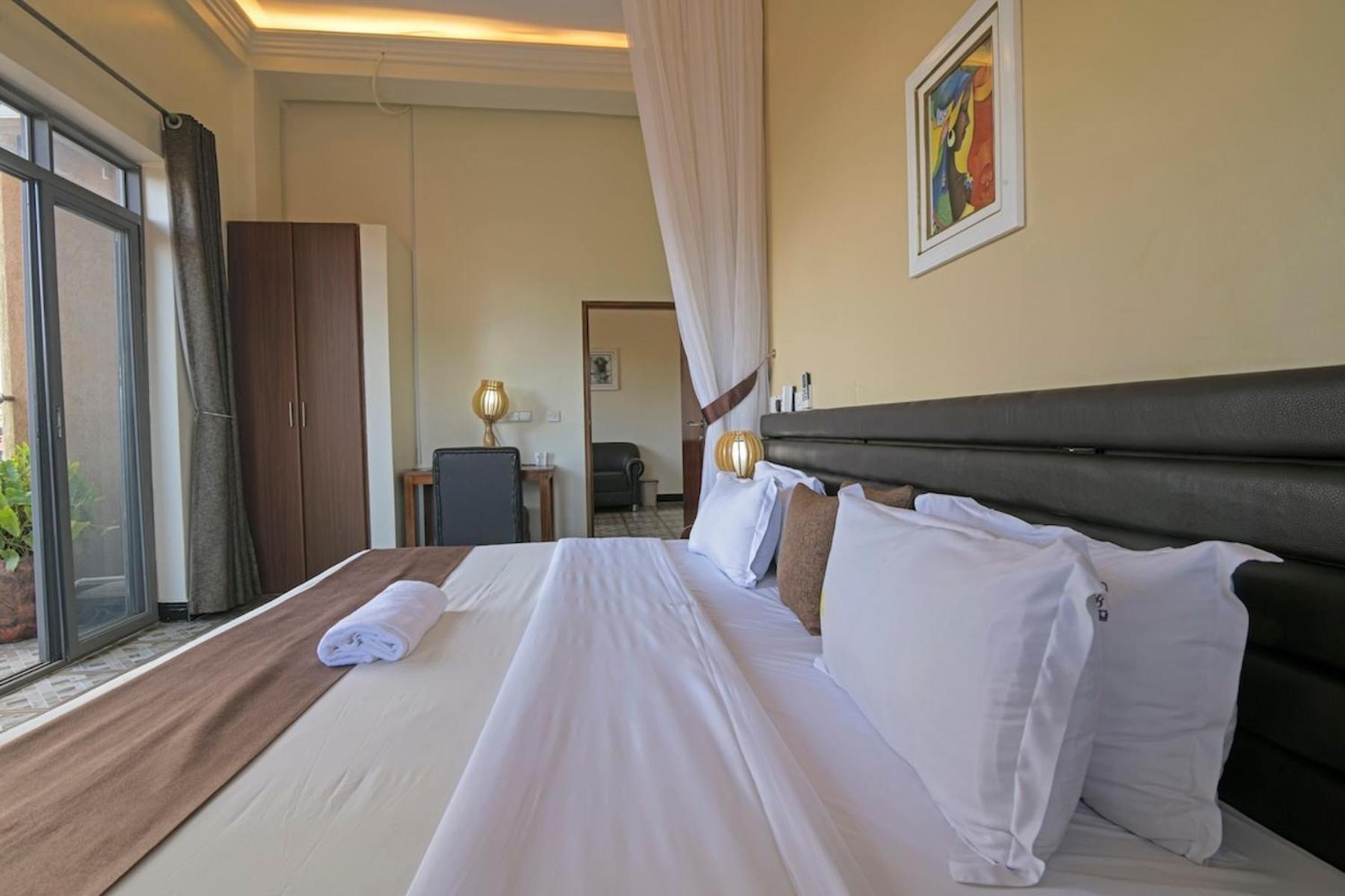 Hoima Buffalo Hotel & Business Hub Ltd Екстериор снимка